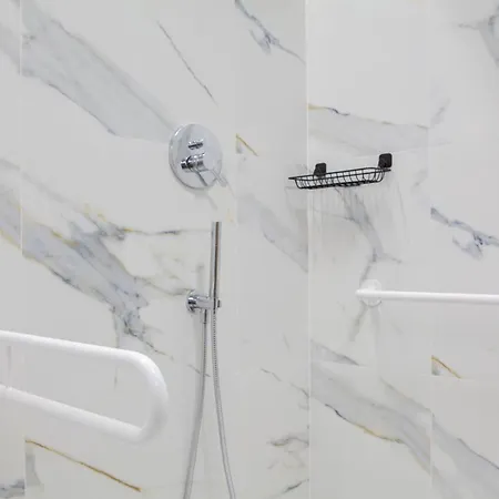 Jasmin アパートホテル